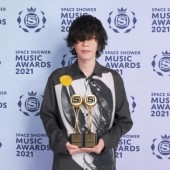 Yonezu Kenshi thắng lớn tại Space Shower Music Award 2021